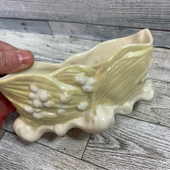 Belleek Lily of the Valley Plateau Cobb Lustre Cream & Yellow. - Picture 6 of 9